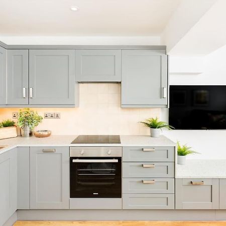 Fabulous Ground Floor Apartment. Грейт Малвърн Екстериор снимка