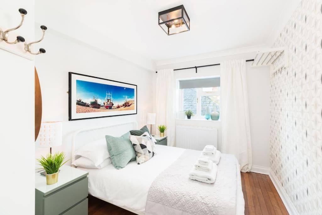 Fabulous Ground Floor Apartment. Грейт Малвърн Екстериор снимка