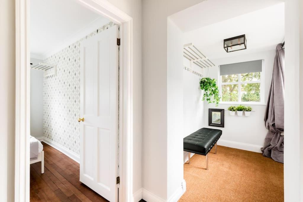Fabulous Ground Floor Apartment. Грейт Малвърн Екстериор снимка