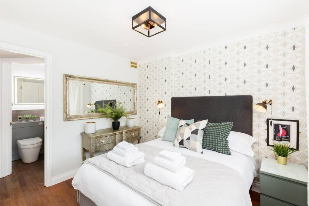 Fabulous Ground Floor Apartment. Грейт Малвърн Екстериор снимка